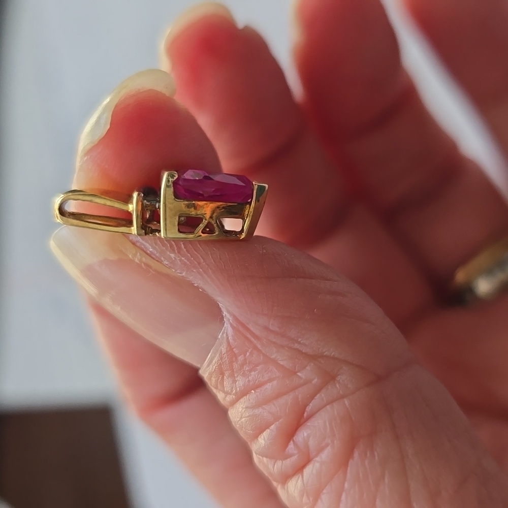 HP. Vintage Pink Sapphire & Diamond Trillion Cut 10k Gold Earrings & Pendant Set - Picture 5 of 7